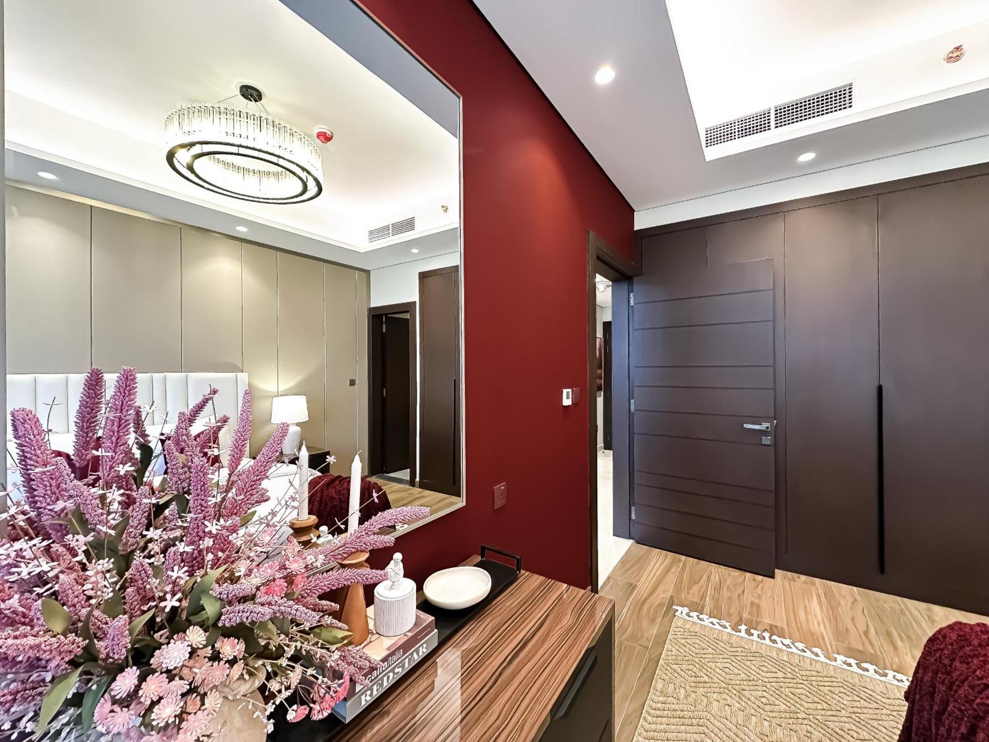 Trophy-sophisticated Living In Richness Apartment