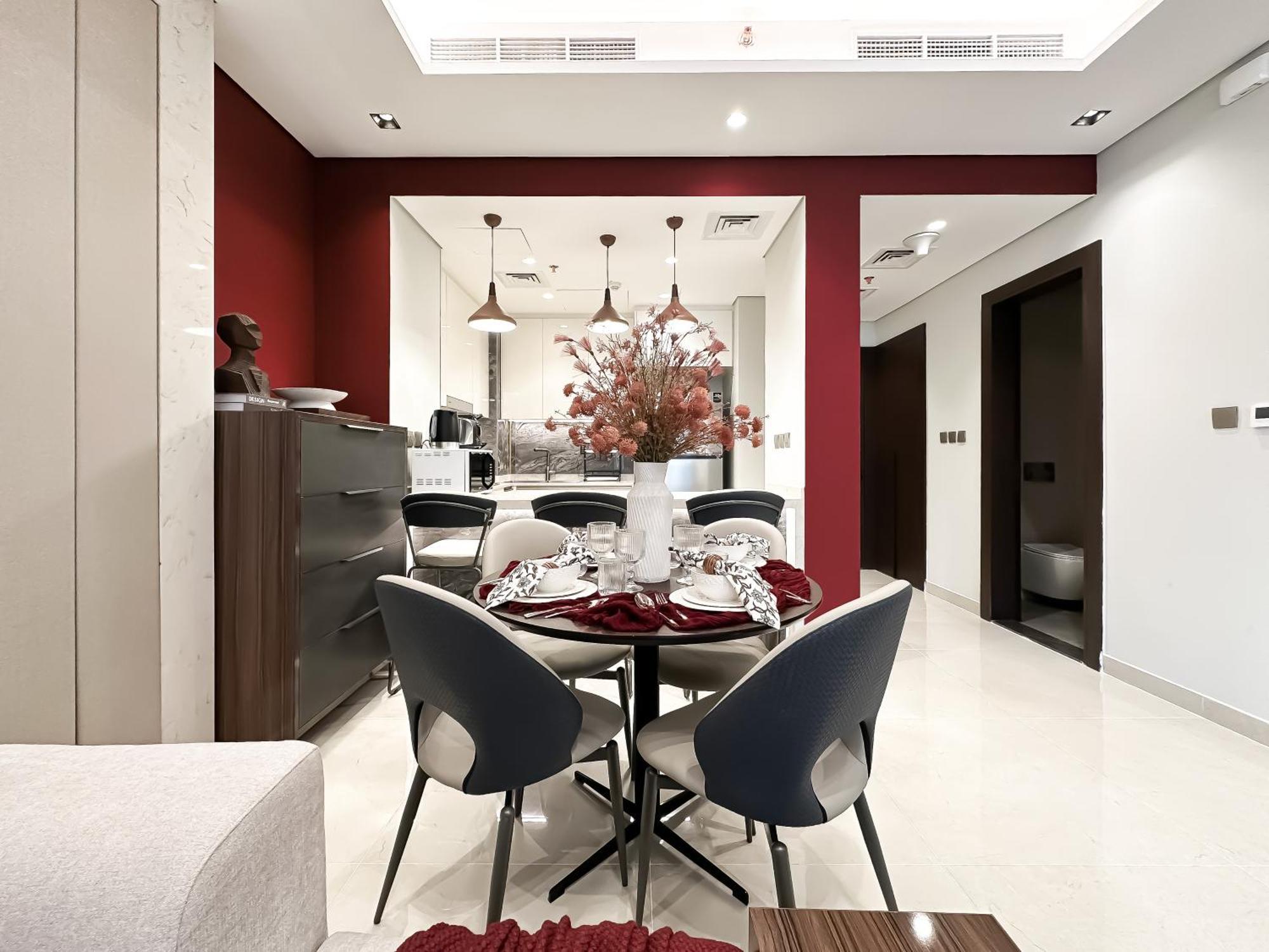 Trophy-sophisticated Living In Richness