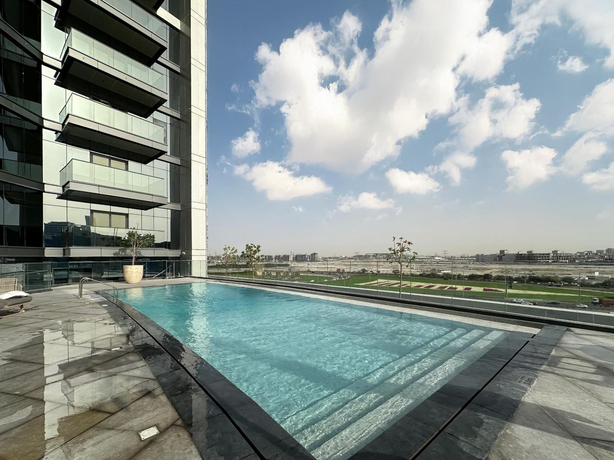 Trophy-sophisticated Living In Richness Apartment *