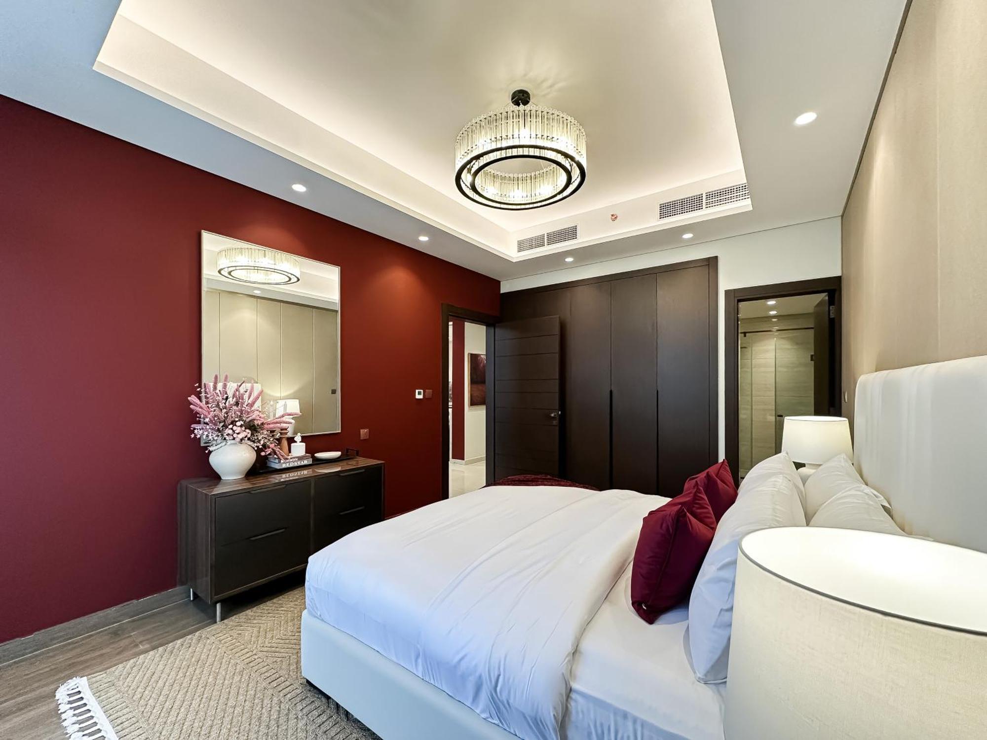 Trophy-sophisticated Living In Richness *